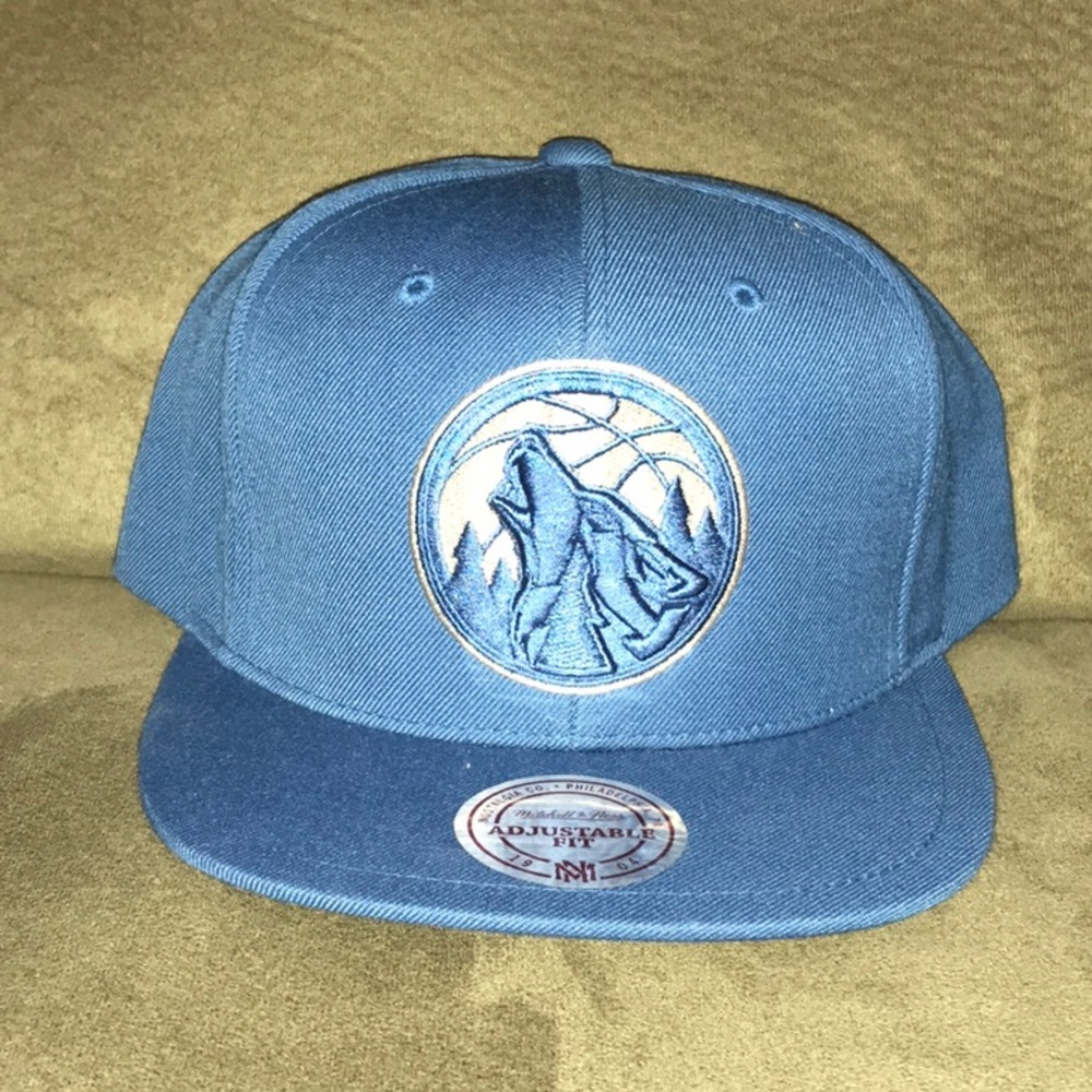 Mitchell and Ness Wolves Hat